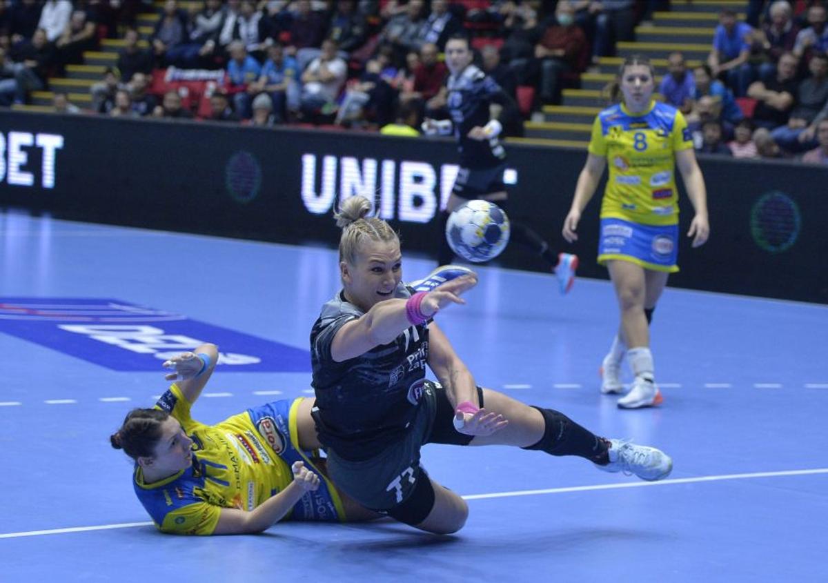 CSM BUCUREȘTI - METZ 32-27 // Cristina Neagu, după meciul în care a fost MVP: „Ne putem bate cu orice echipă din Liga Campionilor”