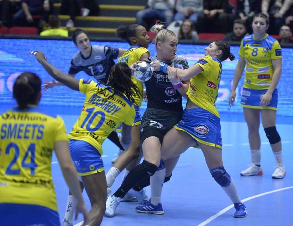 CSM BUCUREȘTI - METZ 32-27 // Cristina Neagu, după meciul în care a fost MVP: „Ne putem bate cu orice echipă din Liga Campionilor”