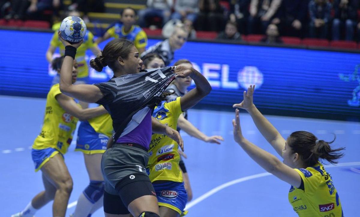 CSM BUCUREȘTI - METZ 32-27 // Cristina Neagu, după meciul în care a fost MVP: „Ne putem bate cu orice echipă din Liga Campionilor”