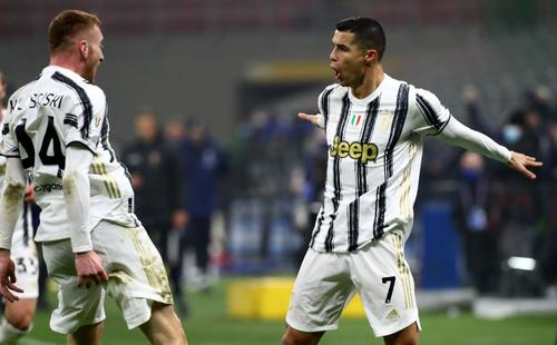 Inter Milano și Juventus Torino se înfruntă astăzi, de la ora 21:45, în manșa tur a semifinalei Cupei Italiei. Partida e liveTEXT pe GSP.ro și în direct pe Look Sport.
