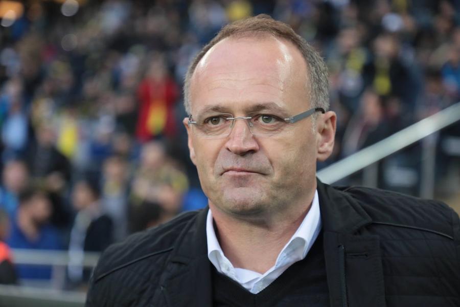 Irfan Buz, ex-antrenor Malatyaspor // foto: Imago Images Atacat de Șumudică, fostul antrenor de la Malatyaspor îi răspunde acid: „De ce ai mai venit în țara noastră? Ești amator?”