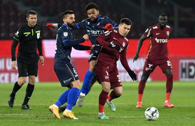 CFR Cluj a izolat 2 jucători și 2 membri ai staff-ului » Simptome de COVID-19 pentru un titular din meciul cu Botoșani