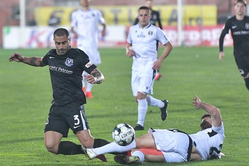 Marquinhos Pedroso, în stânga, în perioada de la Farul // sursă foto: Imago Images