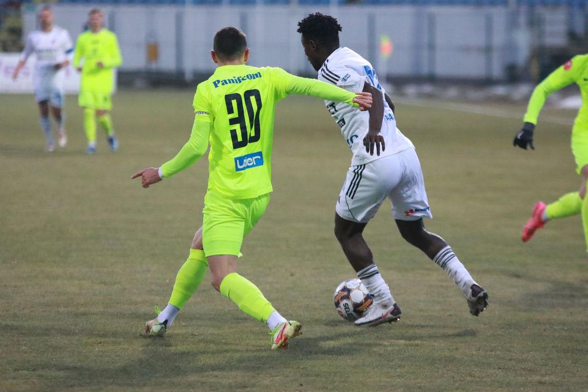 FC Botoșani - Poli Iași 2-1, în etapa #24 » Un gol marcat în prelungiri o duce pe Dinamo pe ultimul loc în Liga 1!