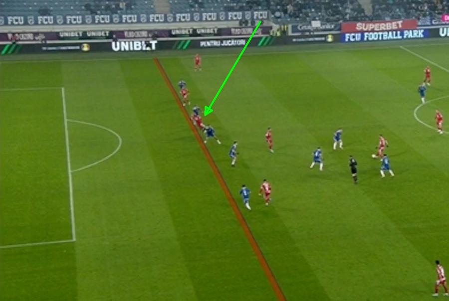 Abdallah, considerat în ofsaid după trasarea liniilor / FOTO: Captură TV @Digi Sport 1 Vise plăcute, Dinamo! Liga 2 te-așteaptă » Bahassa și Bauza au creat artă și duc Craiova lui Mititelu spre zona play-off! Clasamentul ACUM