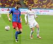 Mihai Popescu și Louis Munteanu în FCSB - CFR Cluj/ foto Ionuț Iordache (GSP)