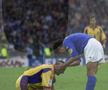 Damiano Tommasi îl consolează pe Gică Hagi în Italia - România 2-0, Euro 2000