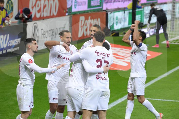 Imagini de bucurie la golul marcat de Louis Munteanu în FCSB - CFR Cluj / Foto: Ionuț Iordache GSP