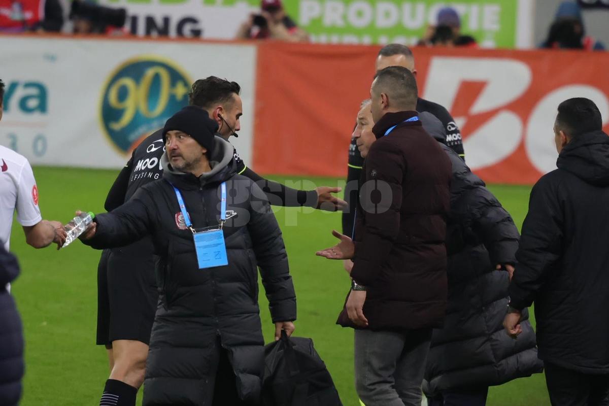 Dan Petrescu, nervos în FCSB - CFR Cluj