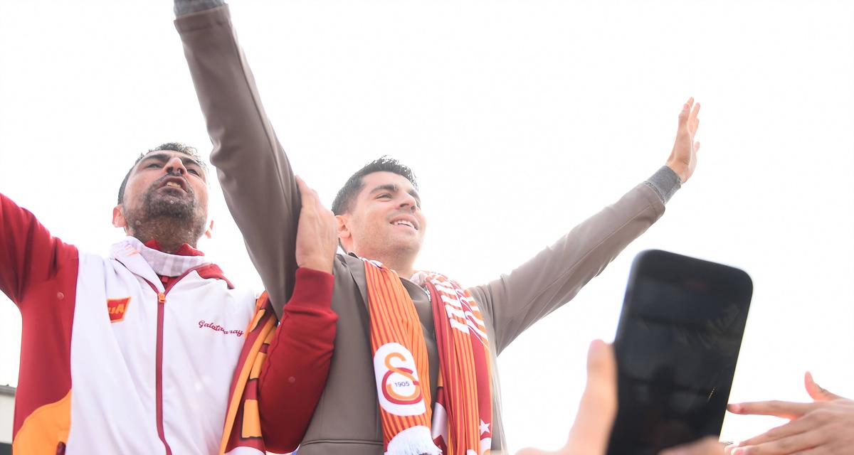 Alvaro Morata întâmpinat de fanii lui Galatasaray