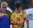 Gică Hagi, însoțit în afara terenului de medicul naționalei, Pompiliu Popescu