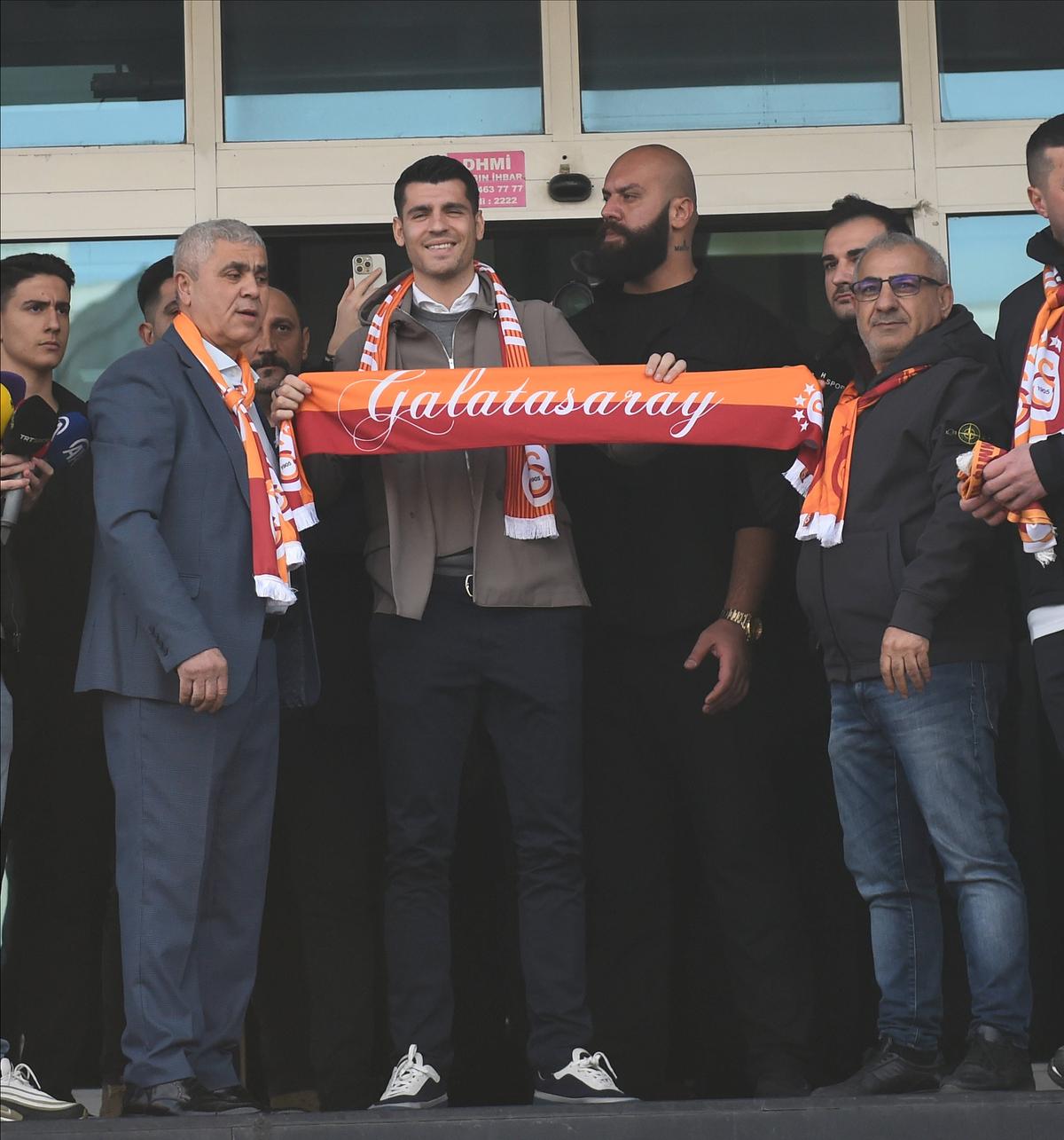Alvaro Morata întâmpinat de fanii lui Galatasaray