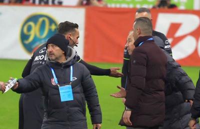 Ce nu s-a văzut la TV în FCSB - CFR Cluj » Nervii lui Dan Petrescu, capriciosul Florin Tănase și consternare din tribune: „De ce îl bagă pe ăsta?!”
