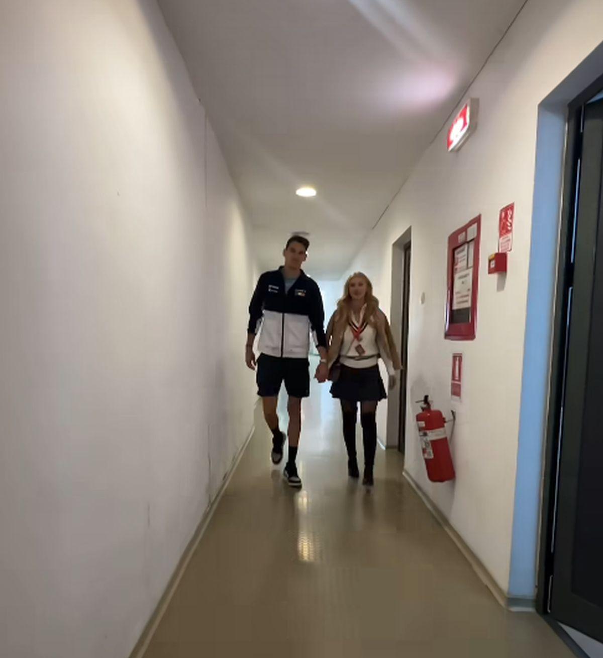 Cum au fost surprinși Victor Cornea și Andreea Bălan pe holurile sălii polivalente din Craiova, în ziua eșecului din Cupa Davis