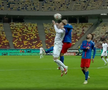 Chiricheș, în duel cu Louis Munteanu în FCSB - CFR Cluj