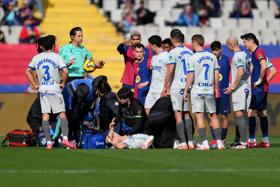 Barcelona s-a apropiat de Real Madrid. Victorie umbrită de o accidentare gravă