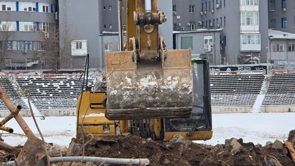 Se lucrează într-un ritm uluitor la Stadionul Dinamo: arena din Ștefan cel Mare este deja 50% demolată » GSP a intrat pe șantier