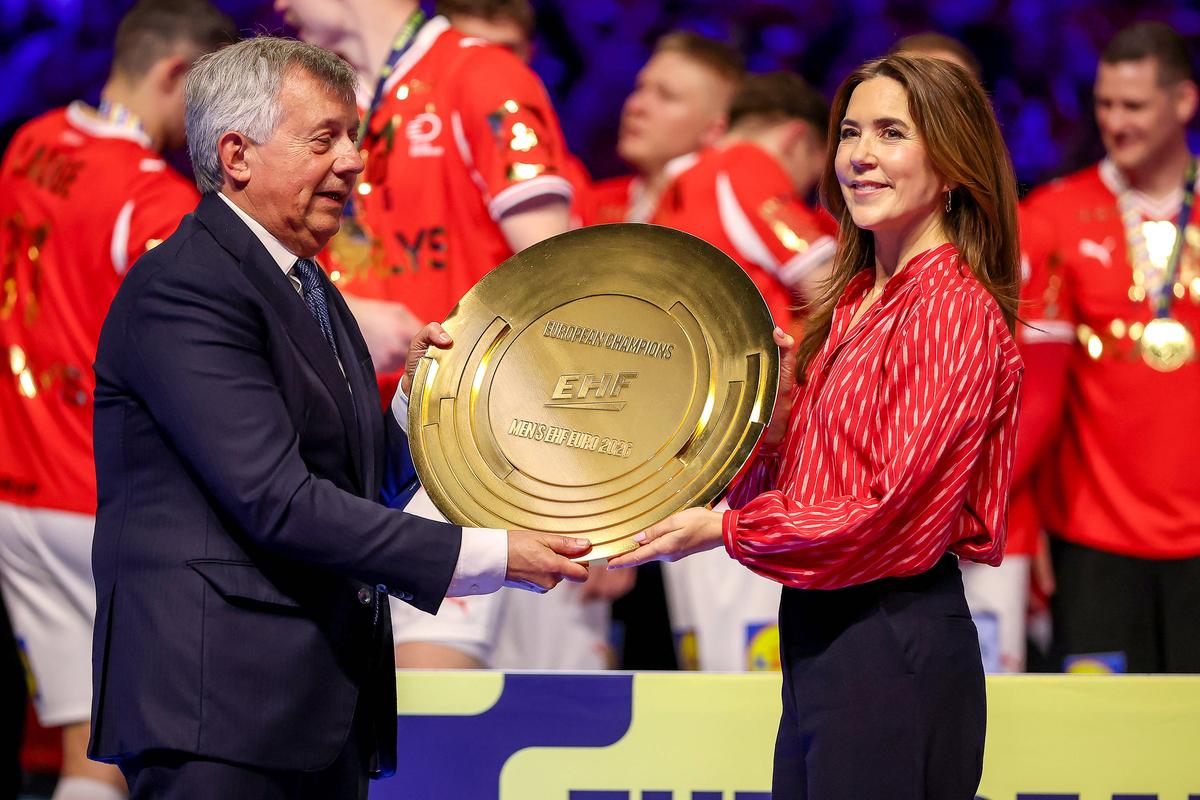 Regina Mary a Danemarcei a înmânat trofeul la Europeanul de handbal masculin