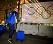 O sportiviă din Suedia sosind în Satul Olimpic de la ilano FOTO Imago Images