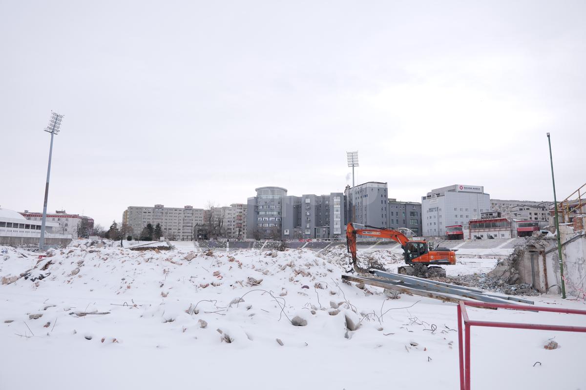 Se lucrează într-un ritm uluitor la Stadionul Dinamo: arena din Ștefan cel Mare este deja 50% demolată » GSP a intrat pe șantier