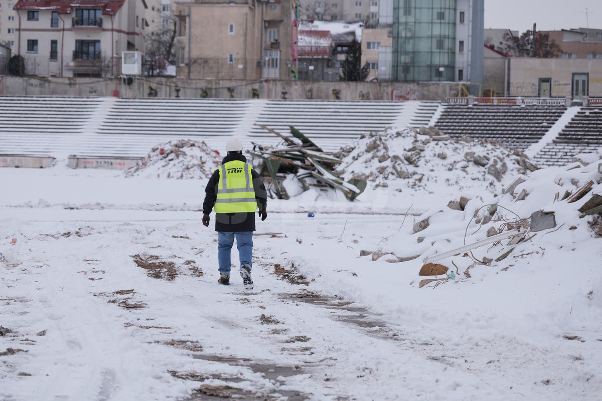 Se lucrează într-un ritm uluitor la Stadionul Dinamo: arena din Ștefan cel Mare este deja 50% demolată » GSP a intrat pe șantier