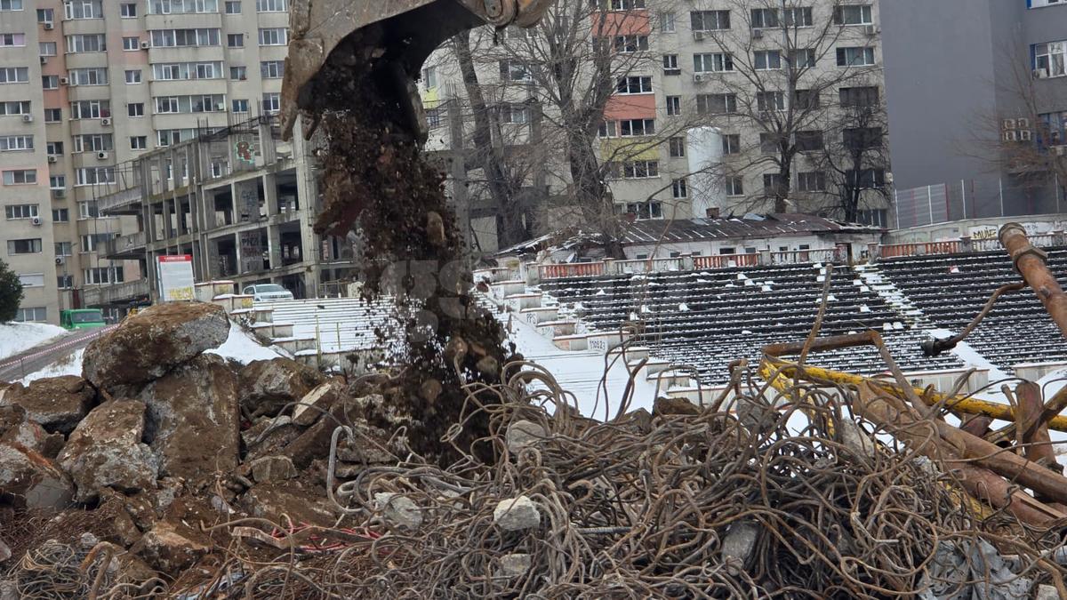 Se lucrează într-un ritm uluitor la Stadionul Dinamo: arena din Ștefan cel Mare este deja 50% demolată » GSP a intrat pe șantier