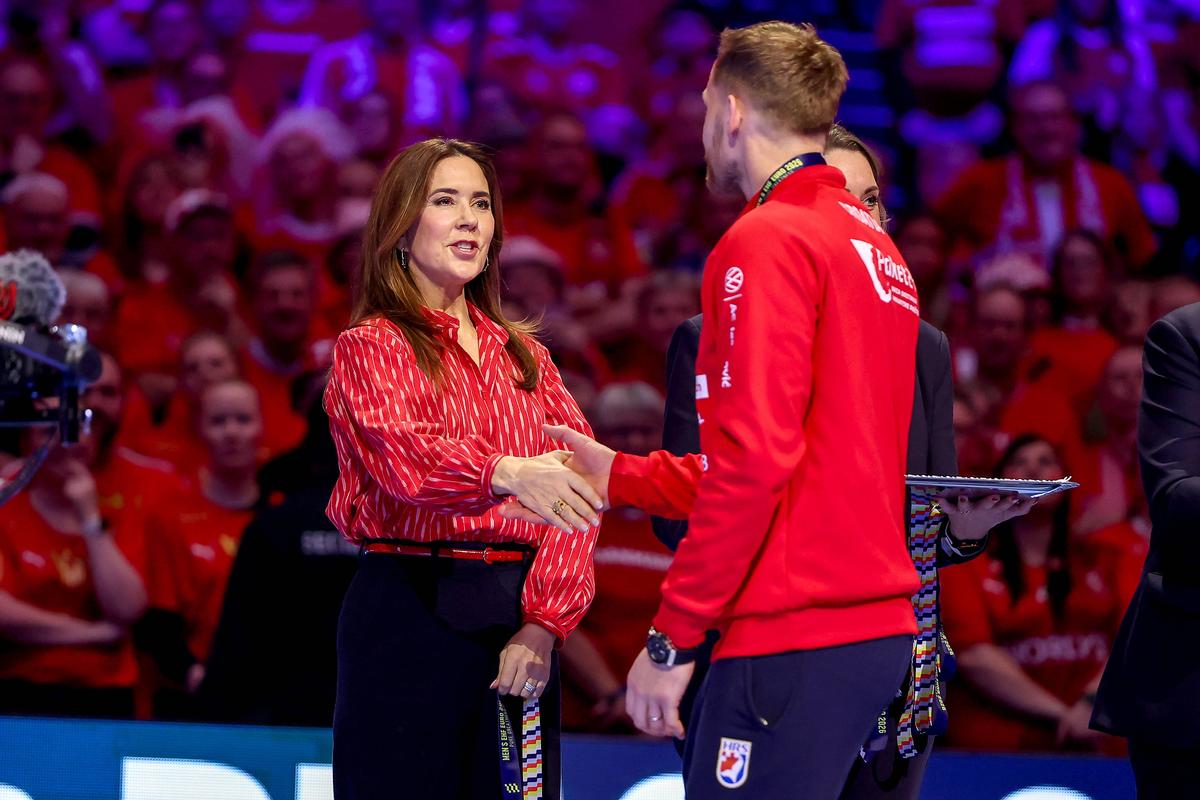 Regina Mary a Danemarcei a înmânat trofeul la Europeanul de handbal masculin