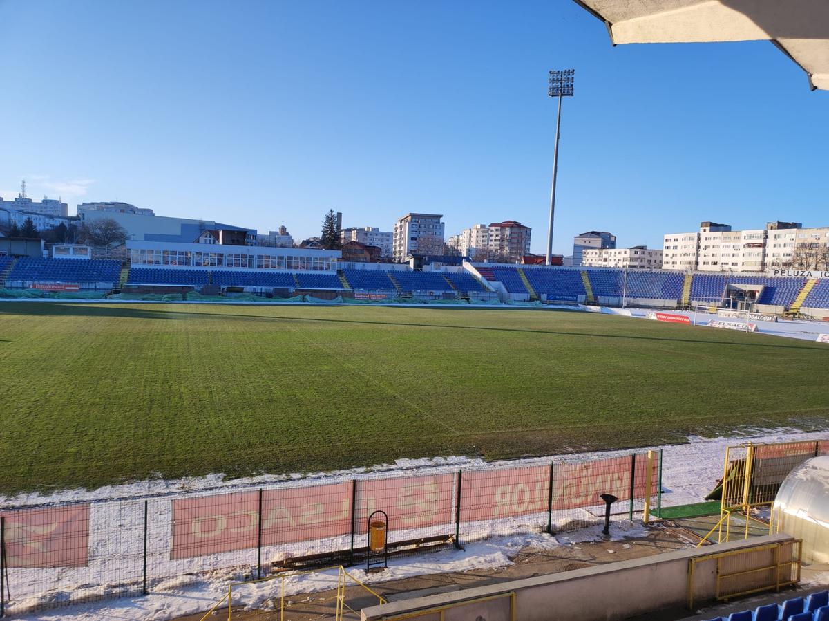 Cum arată stadionul din Botoșani în ziua meciului cu Oțelul