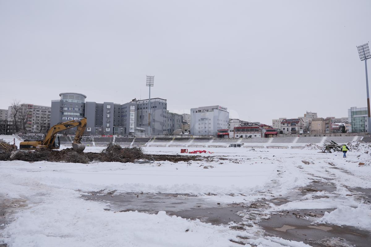 Se lucrează într-un ritm uluitor la Stadionul Dinamo: arena din Ștefan cel Mare este deja 50% demolată » GSP a intrat pe șantier