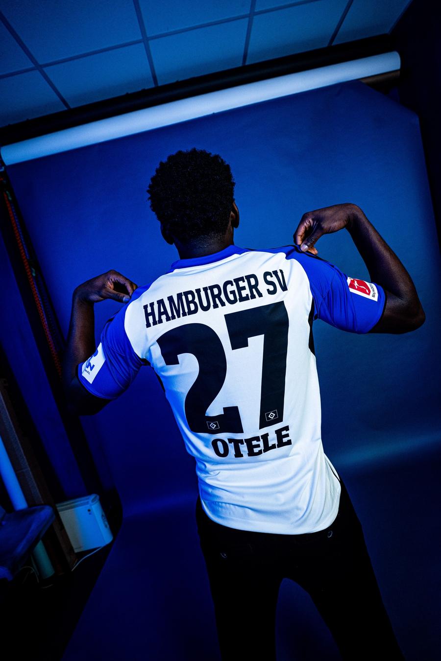 Philip Otele a semnat cu Hamburg / Foto: Facebook Plecat de aproape 2 ani din Superliga, Philip Otele a semnat cu un club imens din Bundesliga: „Se apropie lucruri mari”