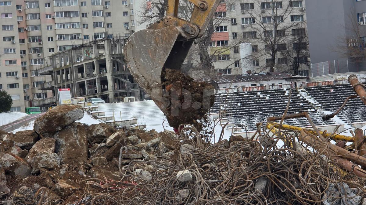 Se lucrează într-un ritm uluitor la Stadionul Dinamo: arena din Ștefan cel Mare este deja 50% demolată » GSP a intrat pe șantier