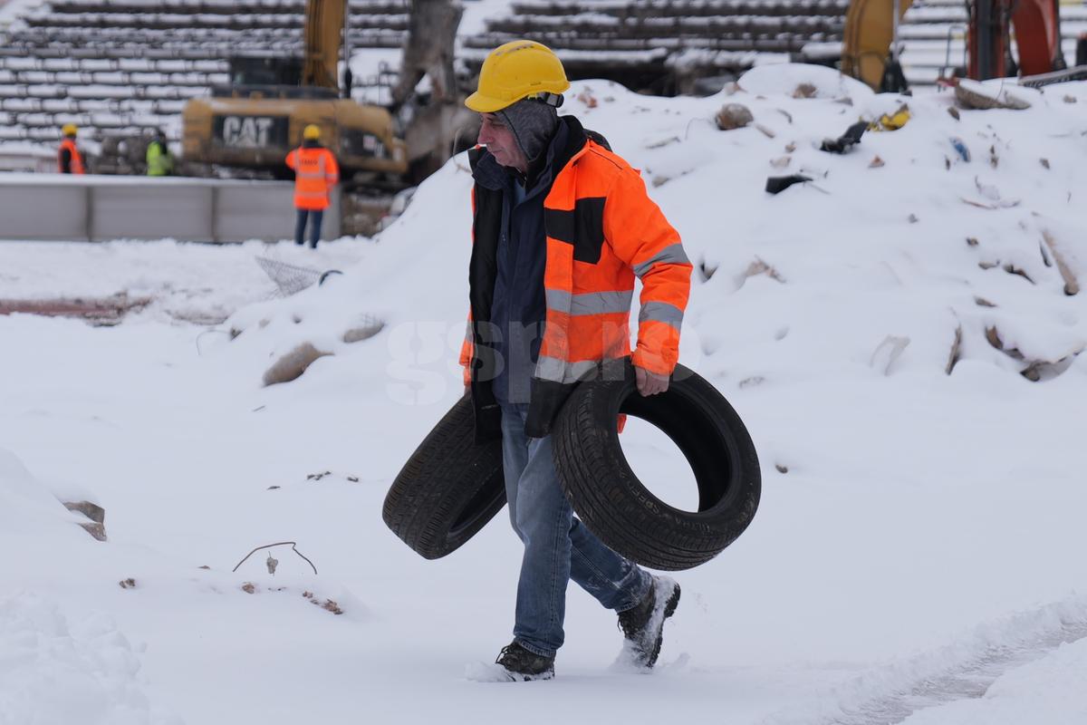 Se lucrează într-un ritm uluitor la Stadionul Dinamo: arena din Ștefan cel Mare este deja 50% demolată » GSP a intrat pe șantier