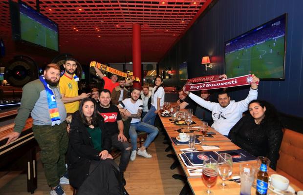 ISLANDA - ROMÂNIA // VIDEO EXCLUSIV Ei îi vor susține pe „tricolori”! Trimișii GSP în Islanda, reportaj sensibil despre viața celor 1.500 de români care trăiesc în insulă