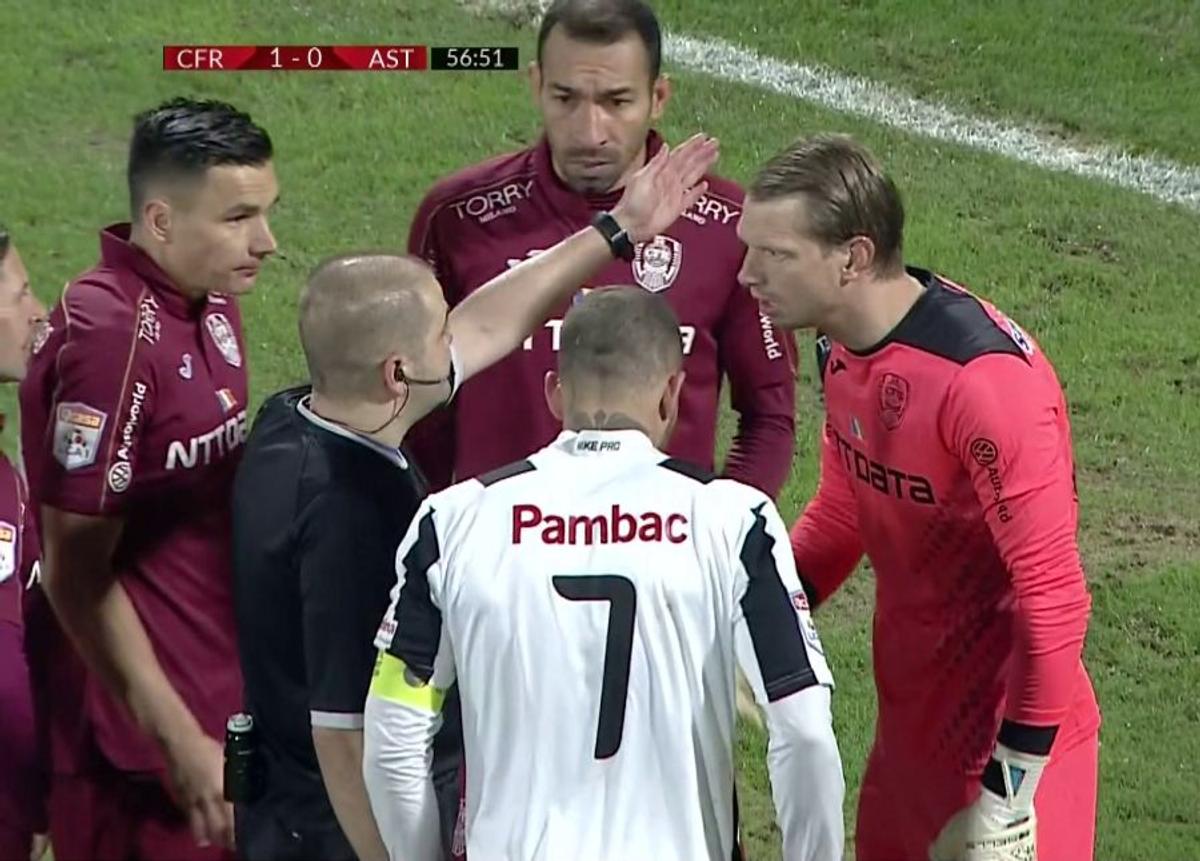 CFR CLUJ - ASTRA 2-1 // FOTO Alibec a stricat un record fenomenal al lui Petrescu, după o gafă stupidă comisă de Arlauskis