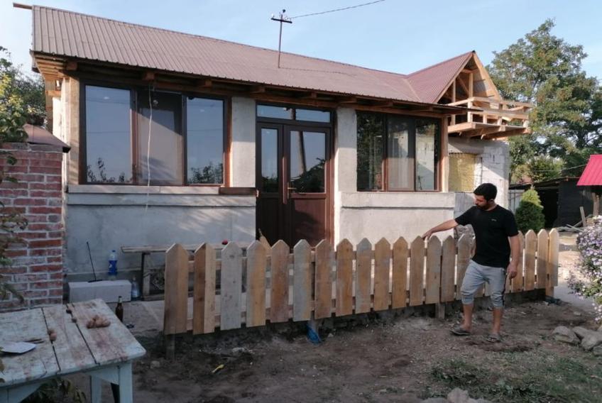 Casa veche a lui Florinel Mitrea s-a schimbat complet, după cinci ani de muncă