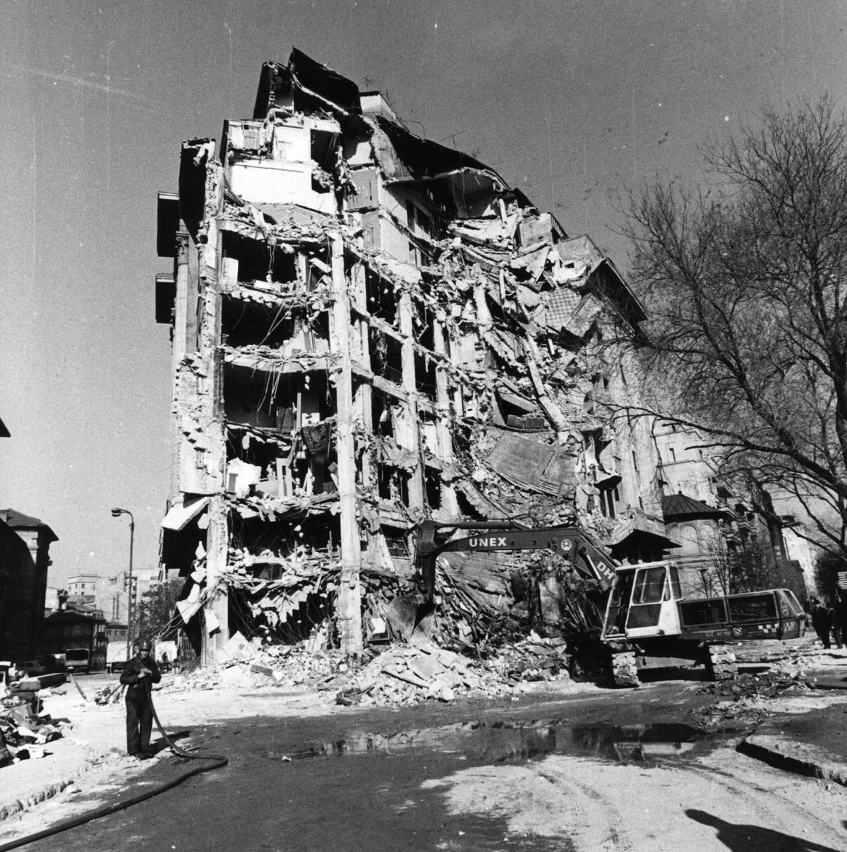 Cutremur 1977