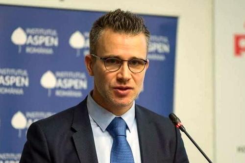 Secretarul general LPF, Justin Ștefan, îi răspunde lui Sorin Cârțu, după ce președintele Craiovei a lansat luni un atac dur la adresa șefilor FRF și LPF, aflați în conflict pe tema introducerii arbitrajului video în Liga 1.