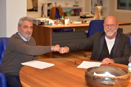 Serse Cosmi (dreapta), noul antrenor al lui Crotone // Twitter @ FcCrotoneOff