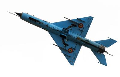 Un MiG 21 Lancer s-a prăbușit în România! Elicopterul care a plecat în căutarea lui s-a prăbușit și el: 7 morți