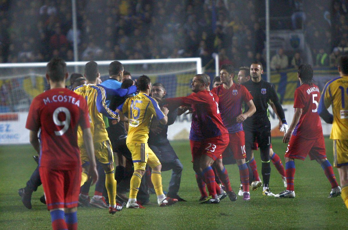 Rivalitatea FCSB - Petrolul: cel mai violent derby și 5 scenografii de senzație