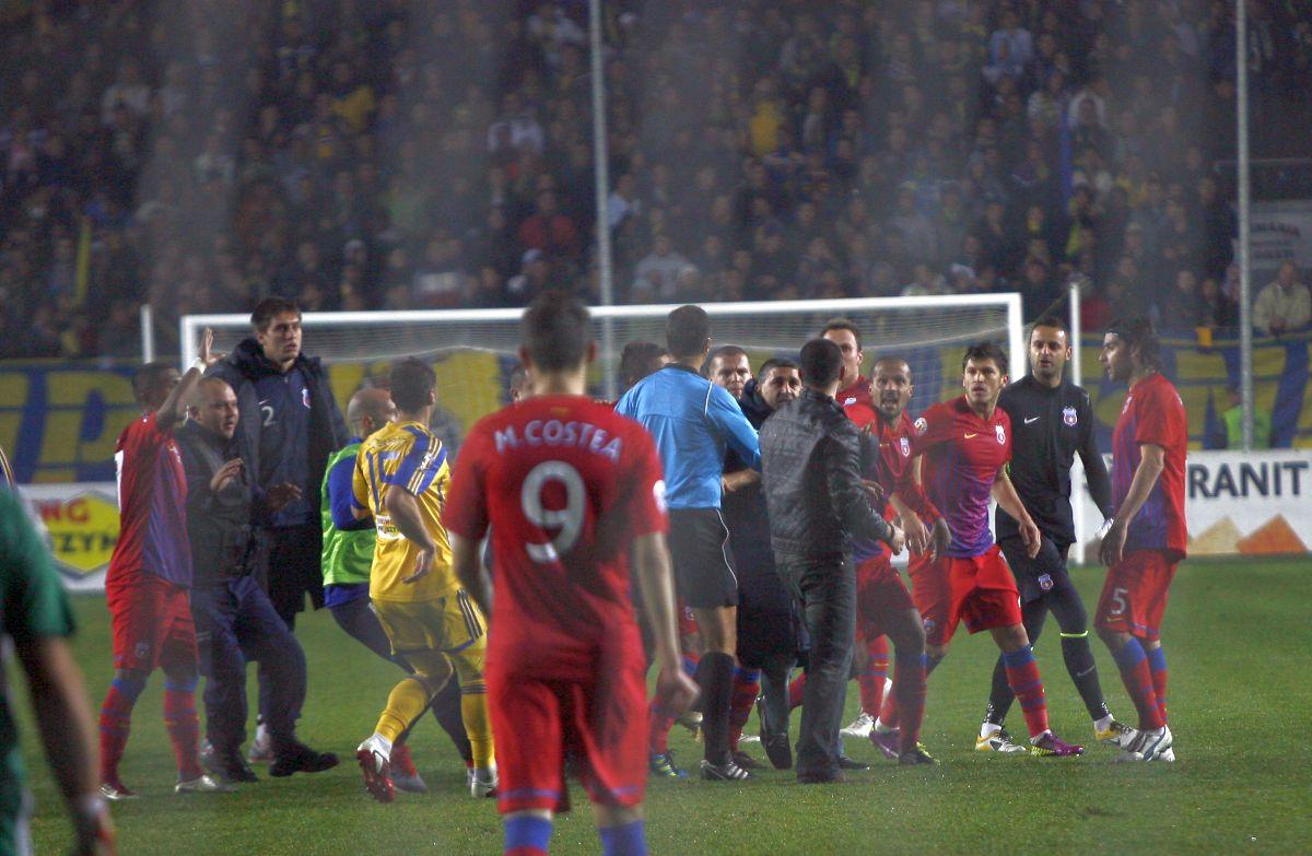 Păzea, vin „lupii”! Vor să reducă la tăcere Capitala »  Ce pregătesc suporterii Petrolului la București, înaintea derby-ului cu FCSB