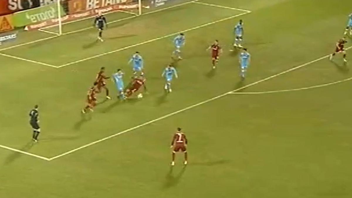 Noul „chirurg” din Liga 1 vine de la CFR Cluj! Și-a scos din circuit adversarul după o intrare ORIBILĂ + e recidivist!