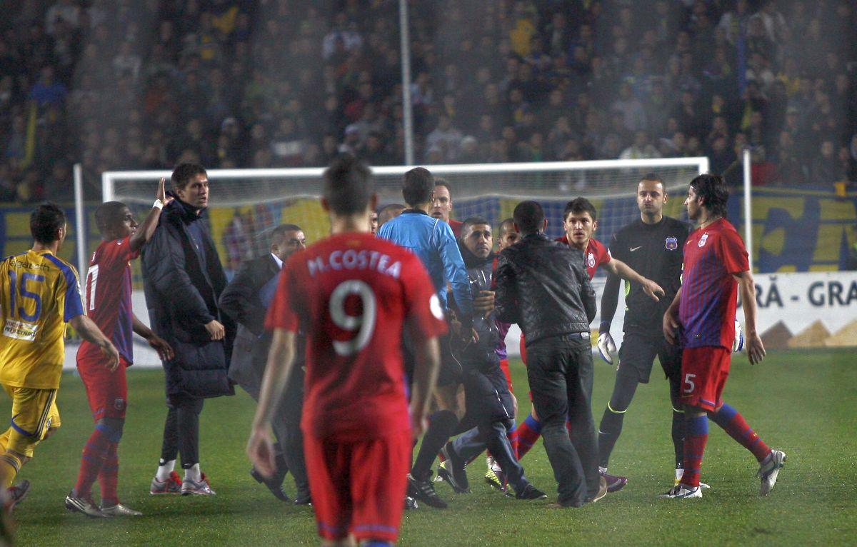 Rivalitatea FCSB - Petrolul: cel mai violent derby și 5 scenografii de senzație