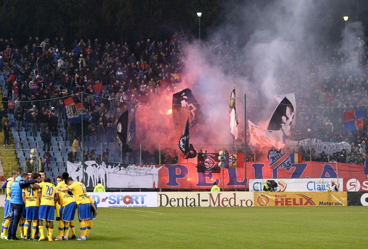 Păzea, vin „lupii”! Vor să reducă la tăcere Capitala »  Ce pregătesc suporterii Petrolului la București, înaintea derby-ului cu FCSB