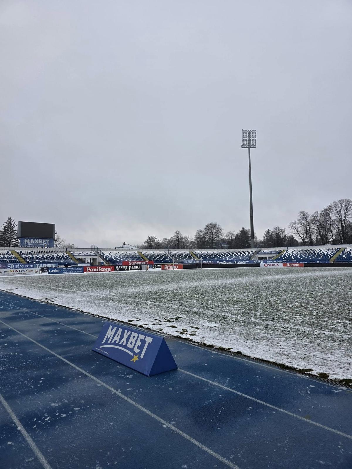 Gazonul de la Iași înainte de Poli - Petrolul