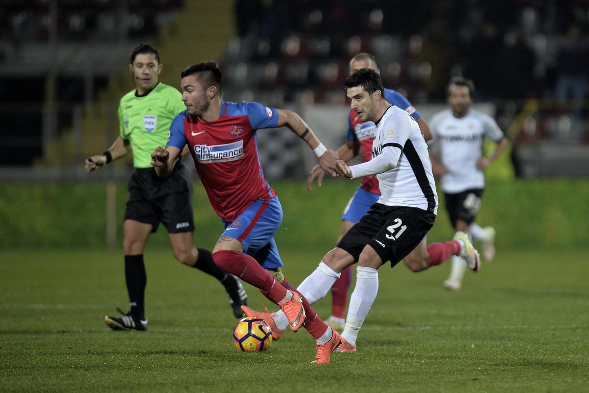 Ce s-a întâmplat la ultima victorie a lui Șumudică în fața rivalei FCSB » Vedetele care erau pe teren + cine a fost arbitru