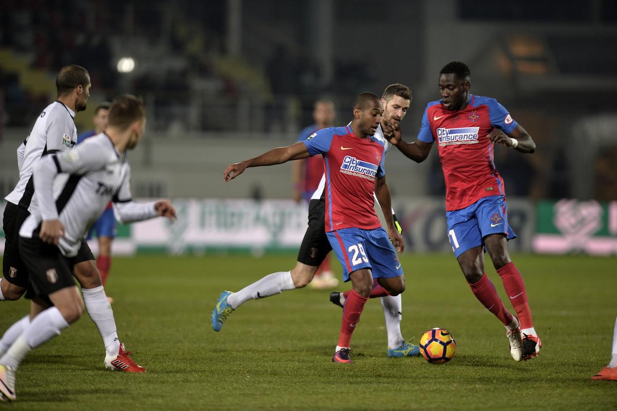Ce s-a întâmplat la ultima victorie a lui Șumudică în fața rivalei FCSB » Vedetele care erau pe teren + cine a fost arbitru