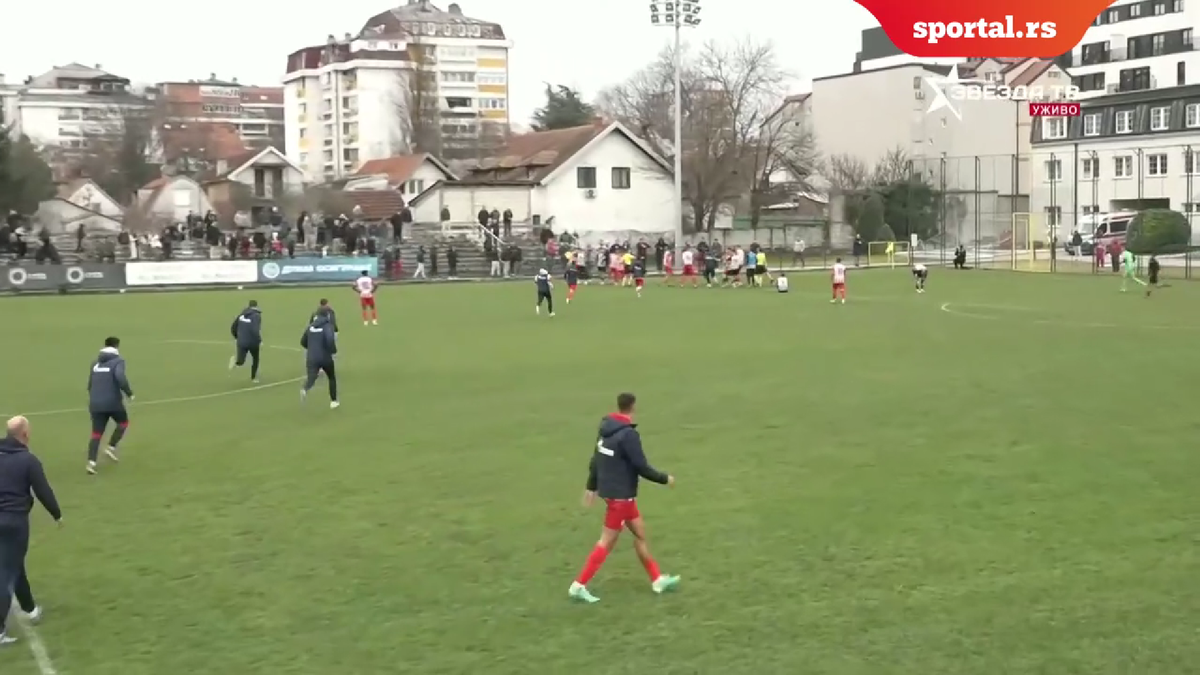 Bătaie generală la Steaua Roșie - Partizan! » I-a călcat tricoul în picioare, i-a dat cu mingea în cap, apoi a urmat haosul + Presa reacționează: „imagine catastrofală”