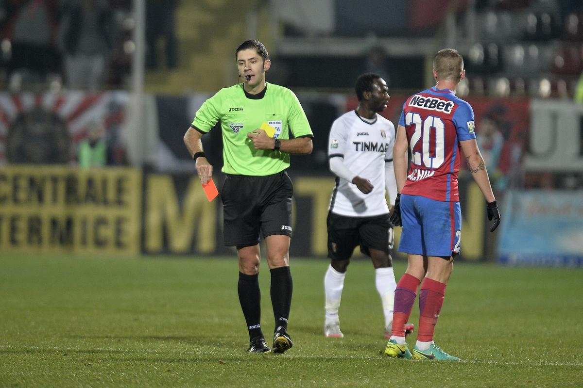 Ce s-a întâmplat la ultima victorie a lui Șumudică în fața rivalei FCSB » Vedetele care erau pe teren + cine a fost arbitru