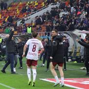 Marius Șumudică, dezlănțuit după golul lui Dobre în Rapid - FCSB/ foto Ionuț Iordache (GSP)